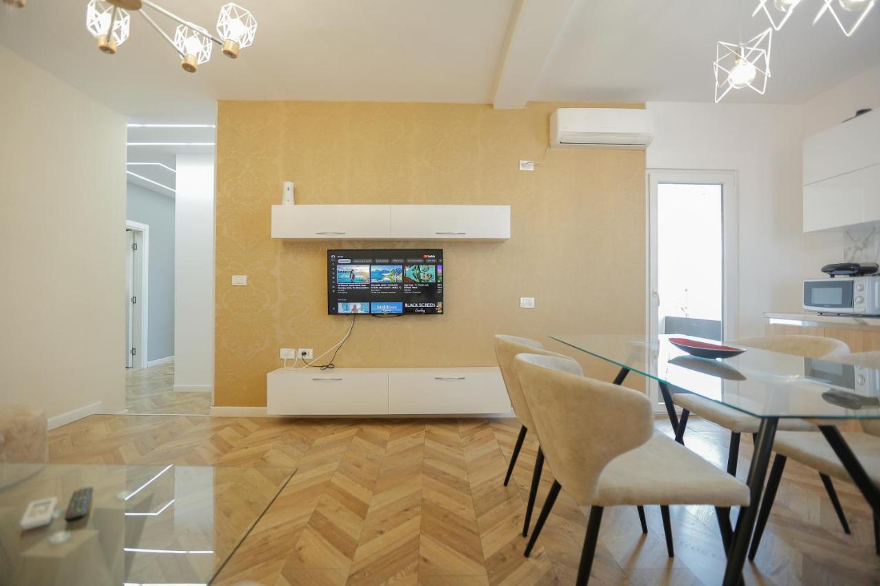 Miku Apartments-Luxury City View At Wilson Square Tirana Exterior photo