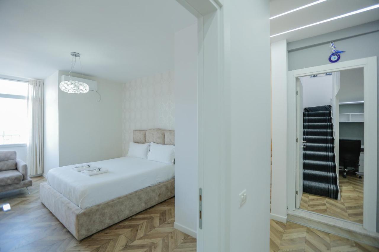 Miku Apartments-Luxury City View At Wilson Square Tirana Exterior photo
