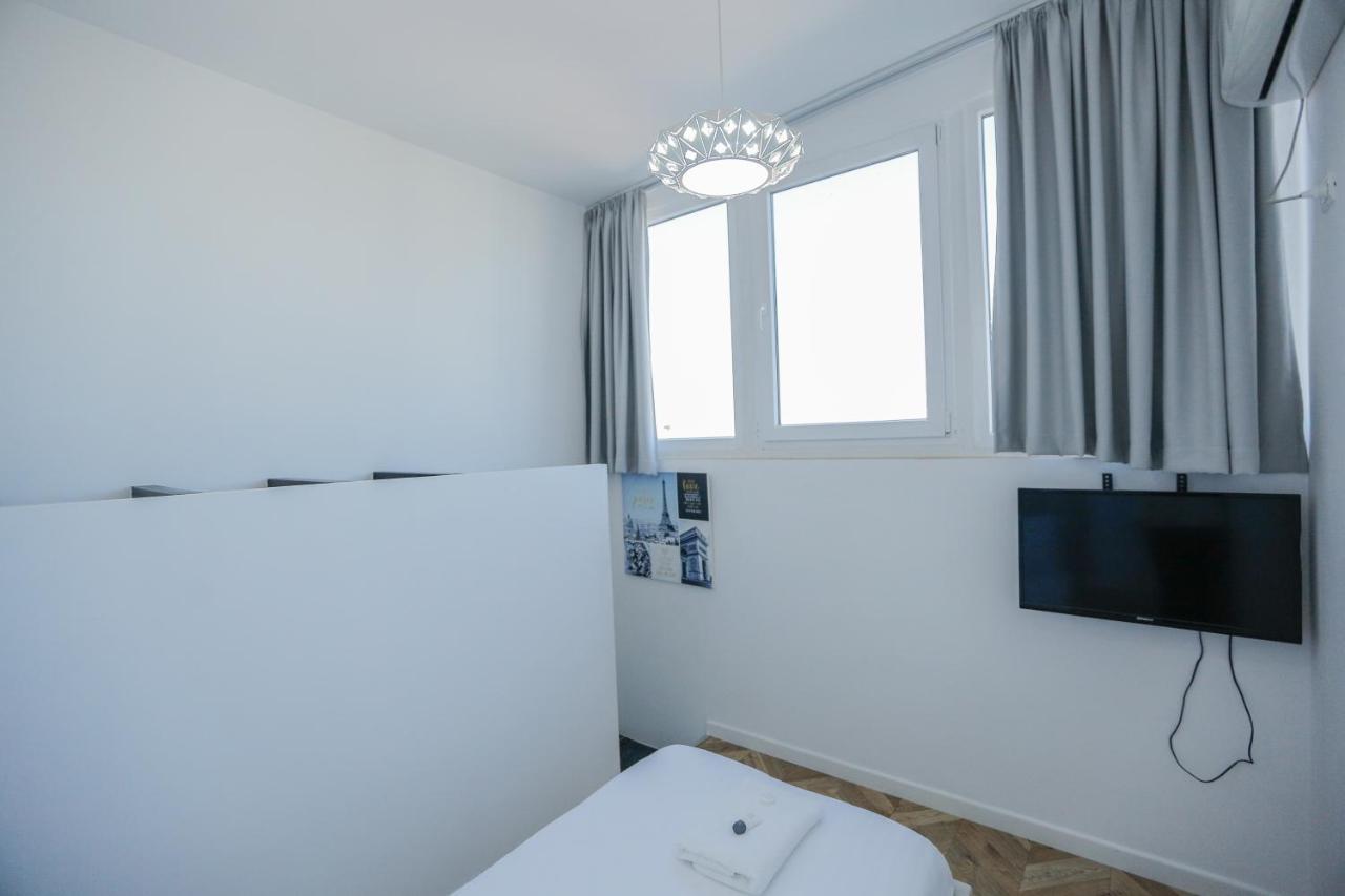 Miku Apartments-Luxury City View At Wilson Square Tirana Exterior photo