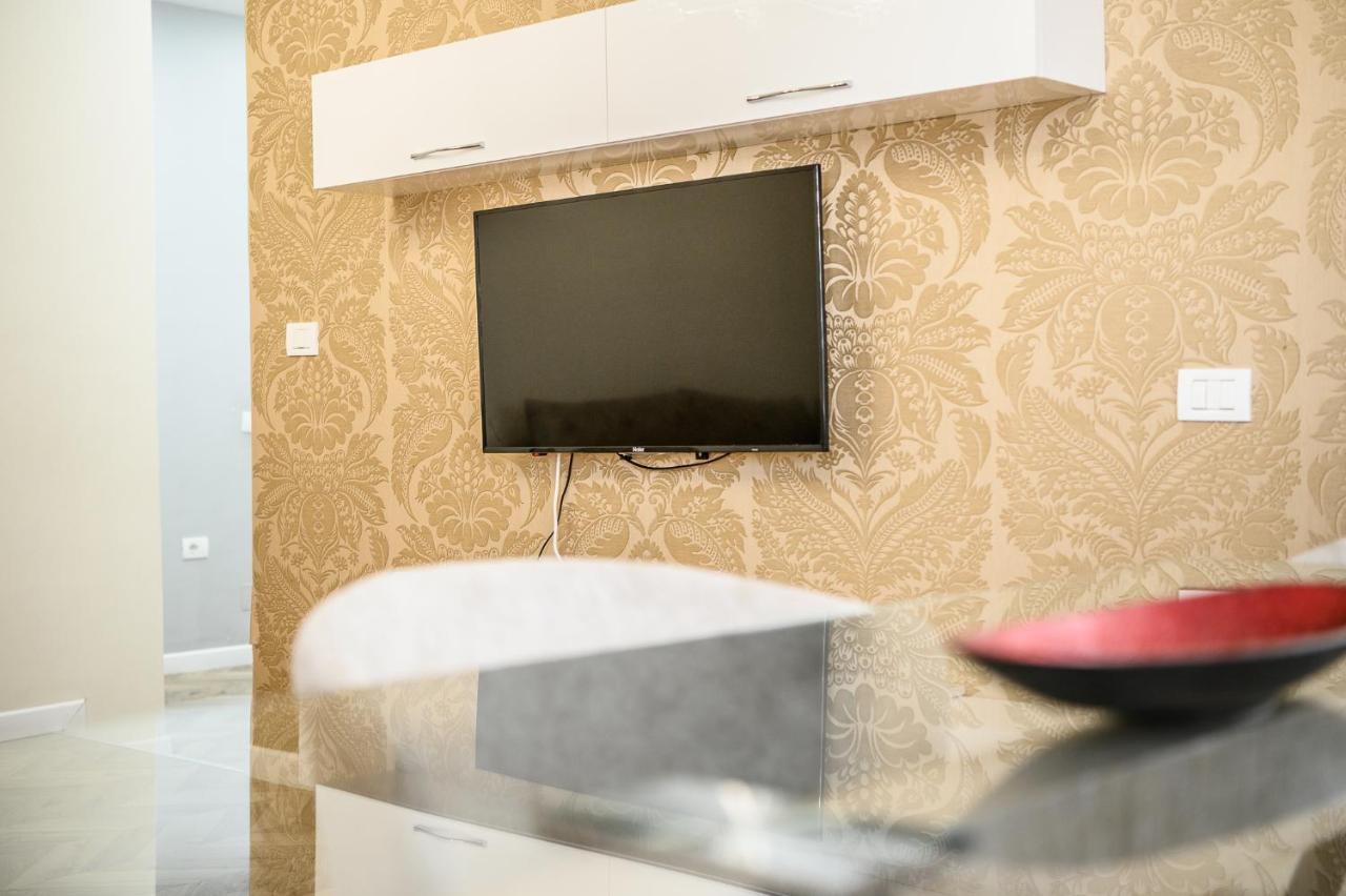 Miku Apartments-Luxury City View At Wilson Square Tirana Exterior photo
