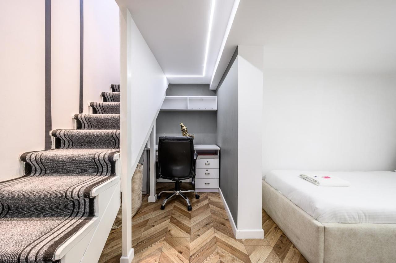 Miku Apartments-Luxury City View At Wilson Square Tirana Exterior photo
